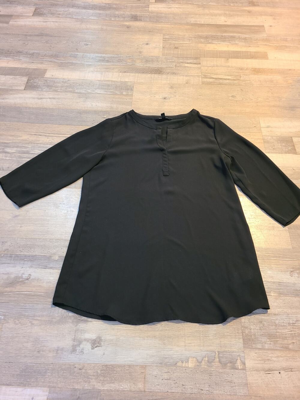 Ellen Tracy medium women's black sheer blouse